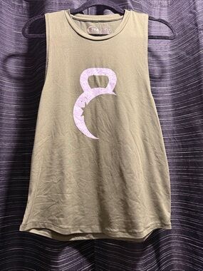 ZYIA Olive Muscle Tee with White Kettlebell